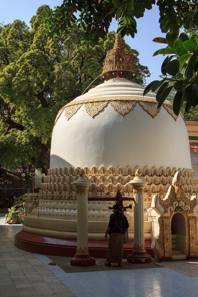 40-Shwe Kyee Myin Pagoda.jpg
